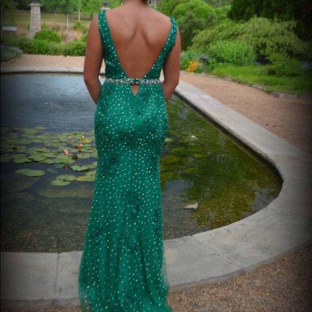 PROM DRESS - Picture 2 of 7